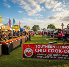 مسابقهی آشپزی فلفل (Chili Cook-Off) جنوب ایلینوی: یه روز پر از فلفل، مسابقهی بلادی مری و حال و هوای تیلگیت در ماریون مسابقهی آشپزی فلفل (Chili Cook-Off) جنوب ایلینوی: یه روز پر از فلفل، مسابقهی بلادی مری و حال و هوای تیلگیت در ماریون